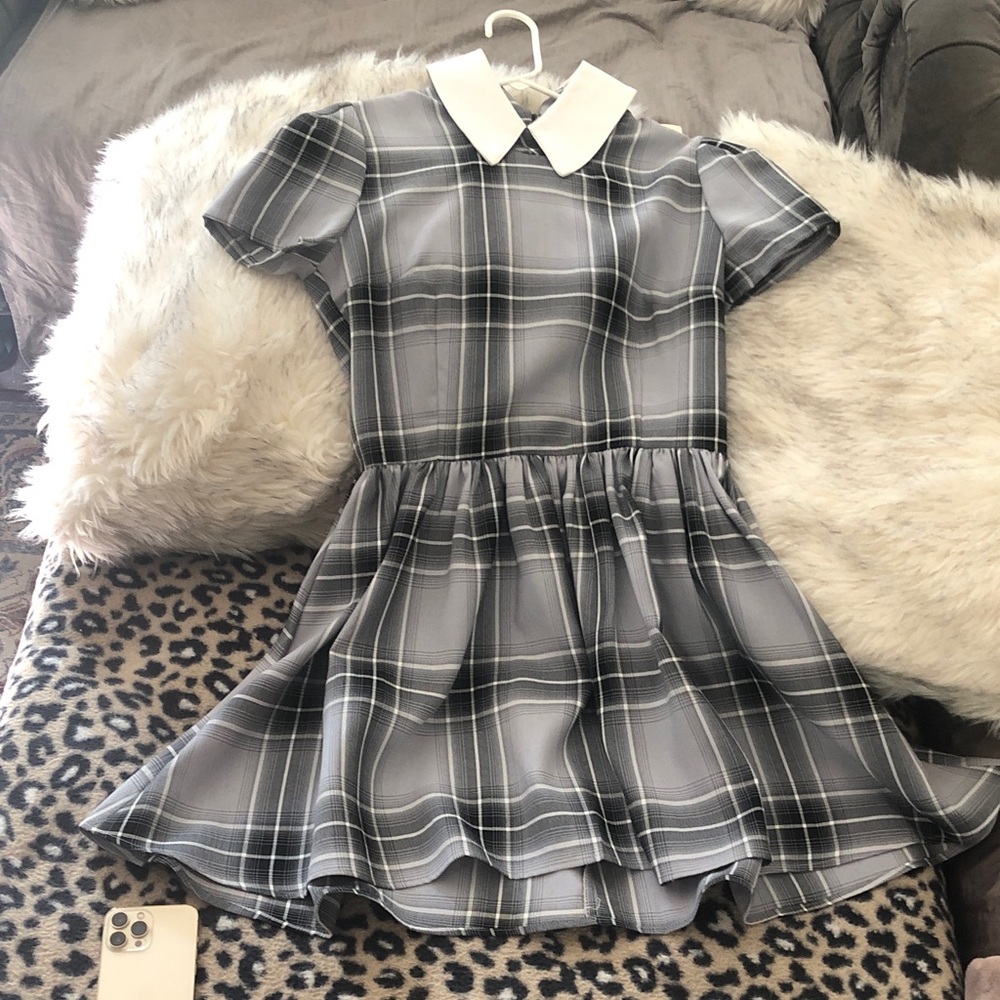 Girls Gray Plaid Short-Sleeve Dress with White Contrast Collar